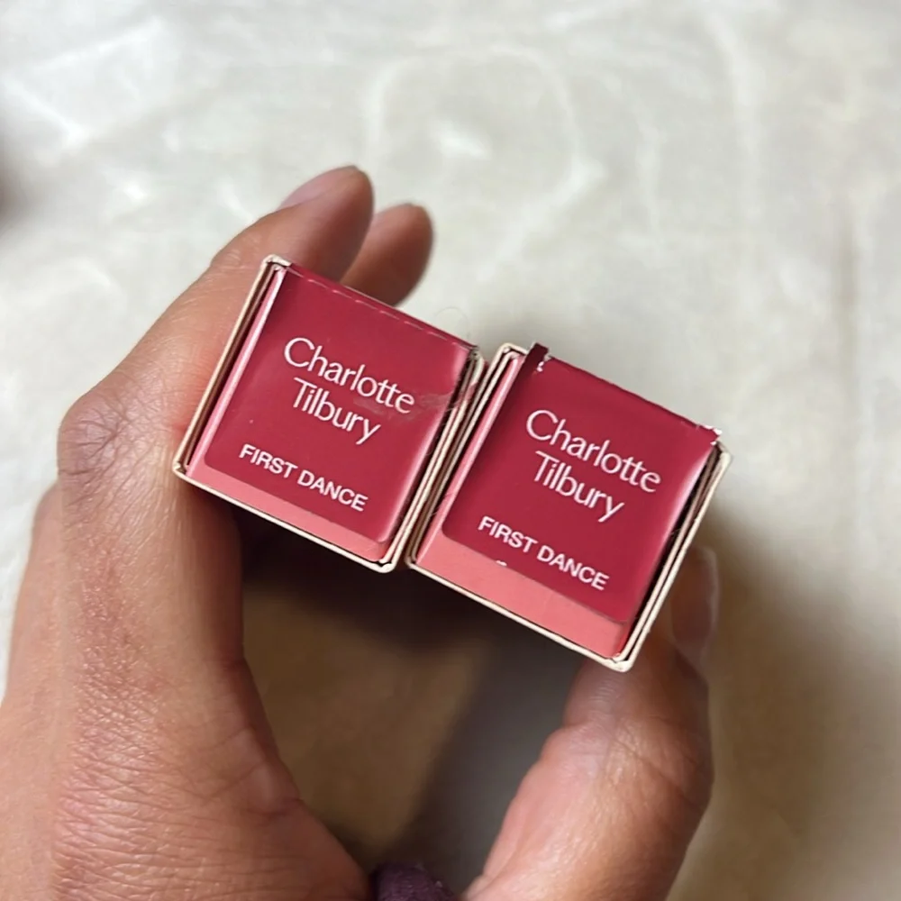 CHARLOTTE TILBURY Matte Revolution Lipstick-First Dance